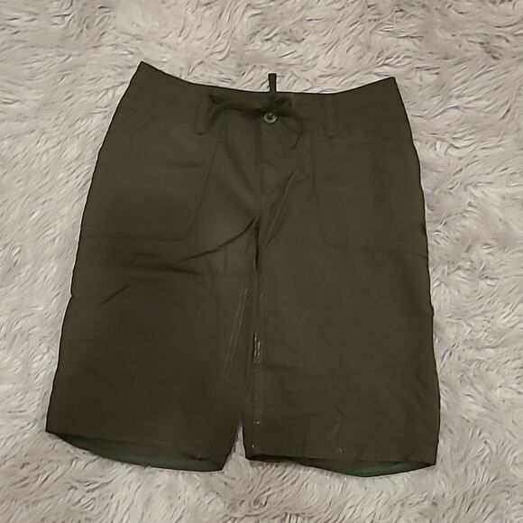 The north face womens army green nylon Bermuda shorts size 0 - Picture 1 of 10